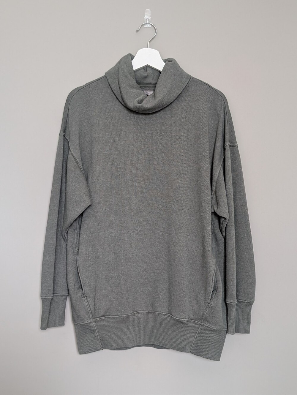 Aerie American Eagle Green Gray Cowl Funnel Neck Sweatshirt Size Medium